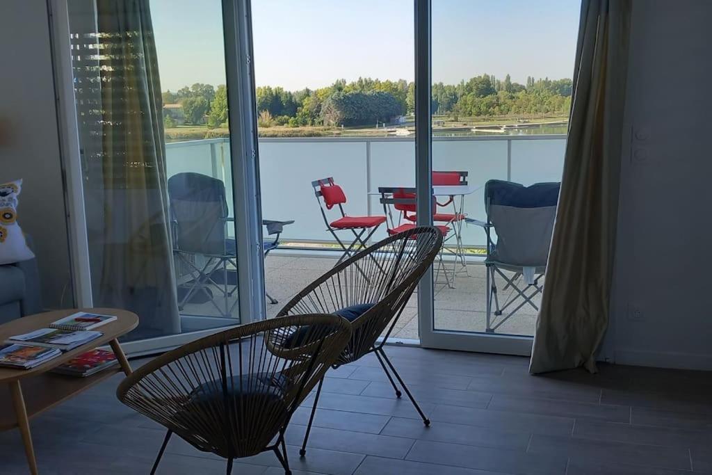 Appartement Climatise Au Coeur De La Provence Lac Et Parcs D'Attractions 10Mn Avignon Monteux Dış mekan fotoğraf